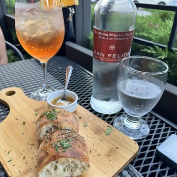 Mt Vesuvios Ristorante - Italian Near Me - Brampton, Ontario