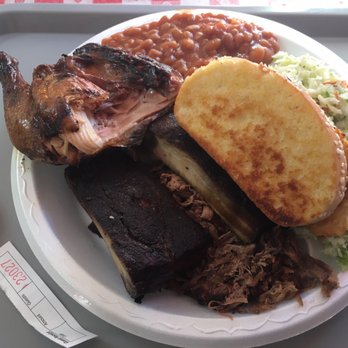 Piggy's Place Bar-B-Que - Barbeque Near Me - Tullahoma, Tennessee