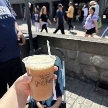 Universal Studios Hollywood - Frozen butter beer - Amusement Parks Near Me - Universal City, California