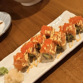Izakaya Genbe - Spicy Salmon roll - Japanese Near Me - Kihei, Hawaii