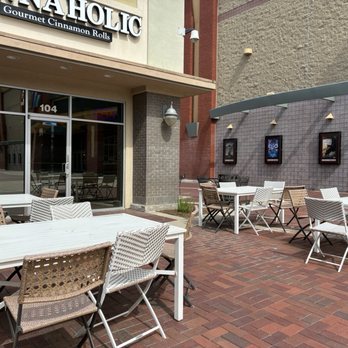 Cinnaholic - Outdoor seating - Desserts Near Me - Corona, California Cinnaholic - Outdoor seating - Desserts Near Me - Corona, California