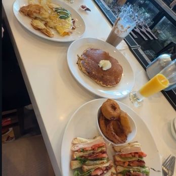 Broken Yolk Cafe - Club Sandwich and Pancake and Californian Omelet - Breakfast & Brunch Near Me - Las Vegas, Nevada Broken Yolk Cafe - Club Sandwich and Pancake and Californian Omelet - Breakfast & Brunch Near Me - Las Vegas, Nevada