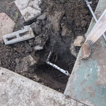 Rooter Man Plumbing - Backyard pipe of garden hose bib connector - Plumbing Near Me - Los Angeles, California