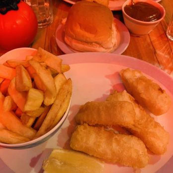 Golden Union Fish Bar - Battered Halloumi & Chips - Fish & Chips Near Me - London, XGL