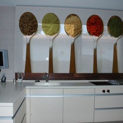 - Cuando nos preguntan que cortinas poner en la #cocina, siempre comenzamos por ver que hay debajo de la ventana. - Una cortina para la coci