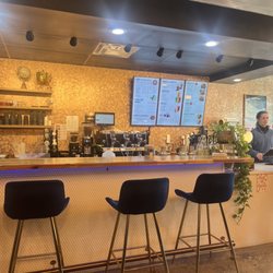 Santos Coffee - Homewood - Bar seating