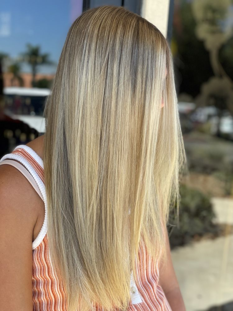 Hair by Lexie V Logo