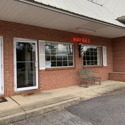 Wayne's - Entrance