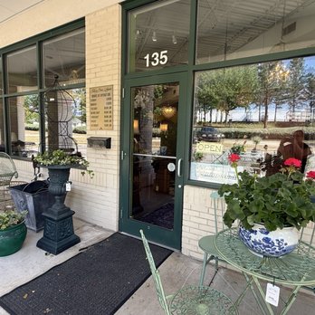 Bloom Once Again - Antiques Near Me - Southern Pines, North Carolina