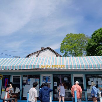 Dairy Freeze - Outside facade - Ice Cream & Frozen Yogurt Near Me - Quincy, Massachusetts