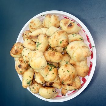 Brooklyn Pie & Cafe - Garlic Knots (6 pc in per order) - Pizza Near Me - Mansfield, Texas