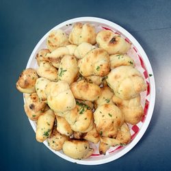 Brooklyn Pie & Cafe - Garlic Knots (6 pc in per order)