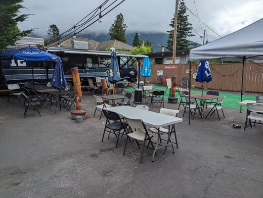 Pour House Bar & Grill by null