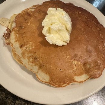 Liliha Bakery - Banana short stack - Bakeries Near Me - Honolulu, Hawaii