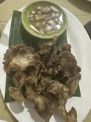 Aling Lucing by null