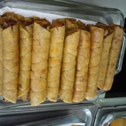 Rico Mac Pollo - Tacos dorados de pollo.