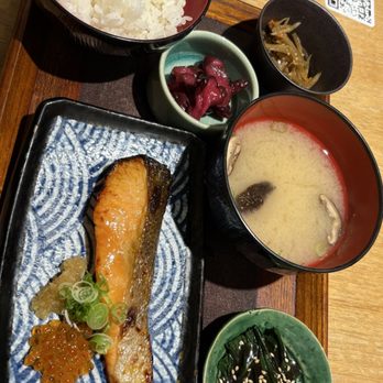 Uma Sushi - Japanese Near Me - Vancouver, British Columbia