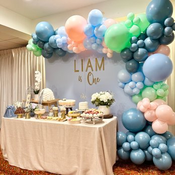 Balloontasy - 7x7 back drop and 7x7 balloon garland - Balloon Services Near Me