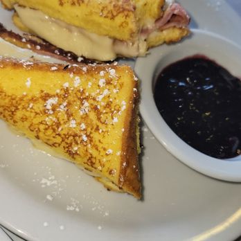 Stardust Diner - Monday Cristo - American Near Me - Vancouver, Washington Stardust Diner - Monday Cristo - American Near Me - Vancouver, Washington