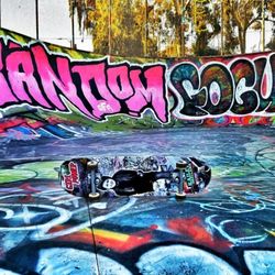 Garvanza Skatepark - Amazing art in the bowl!
