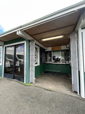 He'eia Pier - General Store and Deli by null