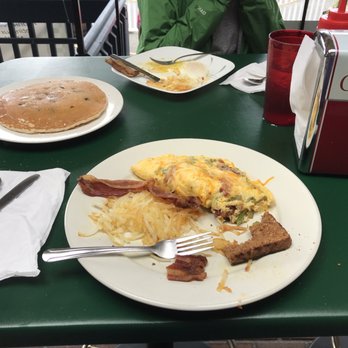 Green Light Diner - Breakfast - Diners Near Me - Poulsbo, Washington