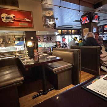 Hard Rock Cafe - American Near Me - London, XGL Hard Rock Cafe - American Near Me - London, XGL