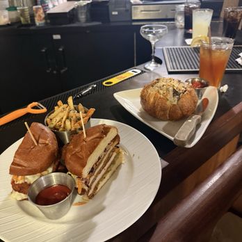 Albert's Restaurant - Cheesy garlic bread & Double stacked chicken sandwich with truffle fries - American Near Me - San Diego, California Albert's Restaurant - Cheesy garlic bread & Double stacked chicken sandwich with truffle fries - American Near Me - San Diego, California