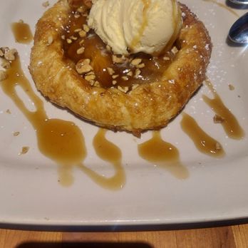 The White Chocolate Grill - Freshly Baked Apple Pie. - American Near Me - Phoenix, Arizona