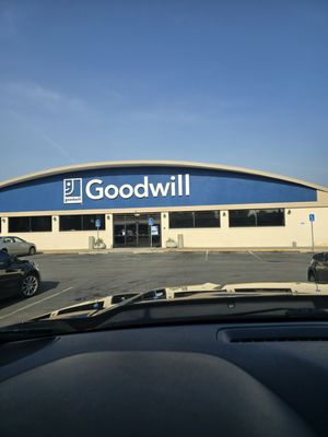 GOODWILL - Updated February 2026 - 102 Photos & 14 Reviews - 1260 ...