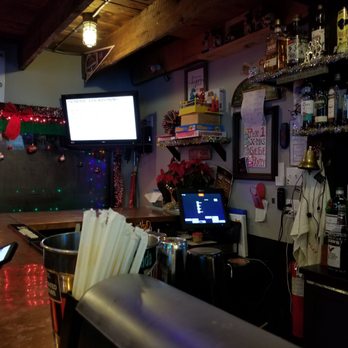 Pier 1 Pizza - Pizza Near Me - Boothbay Harbor, Maine