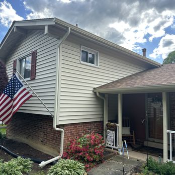Advantage One Exteriors - After picture with new gutter - Roofing Near Me - Springfield, Virginia Advantage One Exteriors - After picture with new gutter - Roofing Near Me - Springfield, Virginia