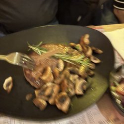 Oud Oteren - Steak with a side of mushrooms