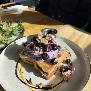 Toast Kitchen & Bakery - ube French toast - Breakfast & Brunch Near Me - Tustin, California
