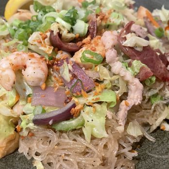 Avenida Restaurant - Pancit Bihon - Filipino Near Me - San Mateo, California