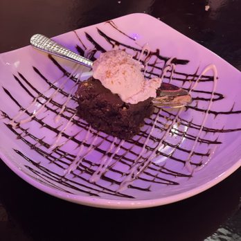 Deluxe Fun Dining - Brownie - Bars Near Me - Charlotte, North Carolina Deluxe Fun Dining - Brownie - Bars Near Me - Charlotte, North Carolina