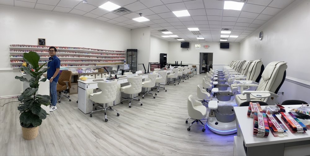 SUMMER NAILS & SPA Updated August 2024 109 Greenville Blvd SE