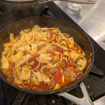 Sur la table - Spicy Italian sausage ragu with fresh parpadelle - Kitchen Supplies Near Me - Jacksonville, Florida