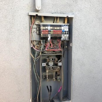 DM Electrical - Old 100 amp Eectric Panel - Electricians Near Me DM Electrical - Old 100 amp Eectric Panel - Electricians Near Me