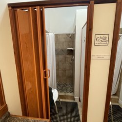 Twin Falls 93 RV Park - Cramped changing area