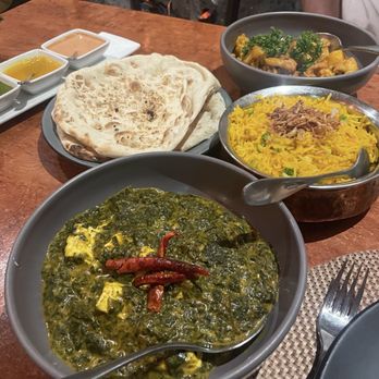 Tandoor - Saag paneer, naan, saffron rice, y aloo - Indian Near Me - Ciudad de Mexico, DIF Tandoor - Saag paneer, naan, saffron rice, y aloo - Indian Near Me - Ciudad de Mexico, DIF
