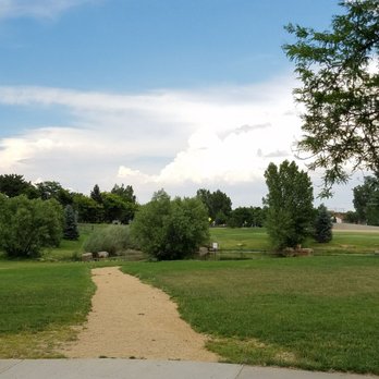 Utah Park - Both paved and unpaved trails at Utah Park - Parks Near Me - Aurora, Colorado