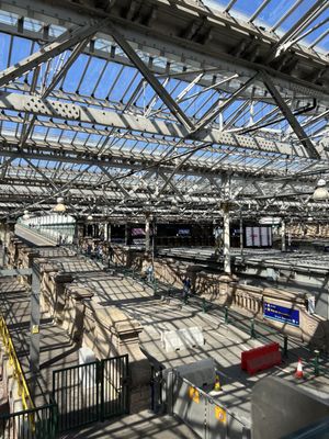 Edinburgh Waverley by null
