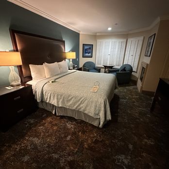 Blue Dolphin Inn - Hotels Near Me - Cambria, California Blue Dolphin Inn - Hotels Near Me - Cambria, California