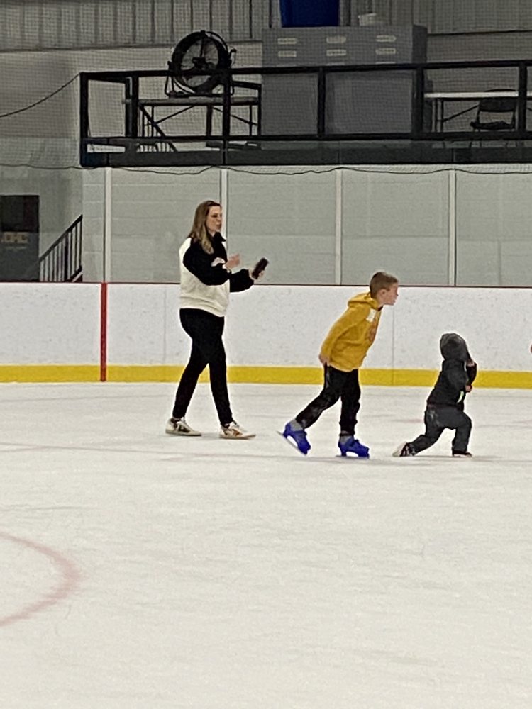 ARCTIC EDGE ICE ARENA 24 Photos & 10 Reviews 14613 N Kelly Ave