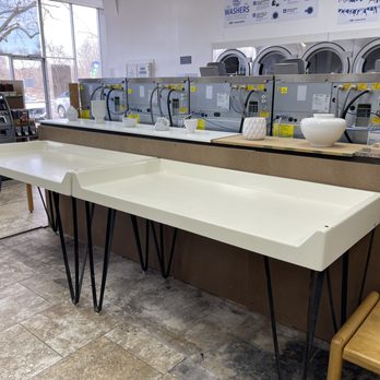 BubblyFresh Laundromat - Folding tables - Laundry Services Near Me - Arvada, Colorado BubblyFresh Laundromat - Folding tables - Laundry Services Near Me - Arvada, Colorado