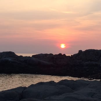 Nubble Lighthouse - Sunrise - Landmarks & Historical Buildings Near Me - York, Maine Nubble Lighthouse - Sunrise - Landmarks & Historical Buildings Near Me - York, Maine