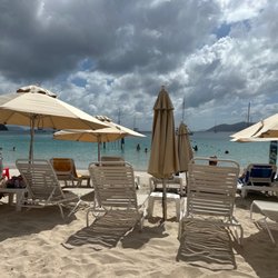 Paradise Club Lounge Bar & Restaurant - The beach
