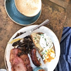 The Hive - English breakfast