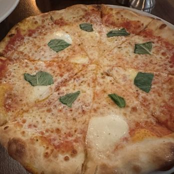 Il Fornaio - Margherita - Italian Near Me - Mountain View, California Il Fornaio - Margherita - Italian Near Me - Mountain View, California